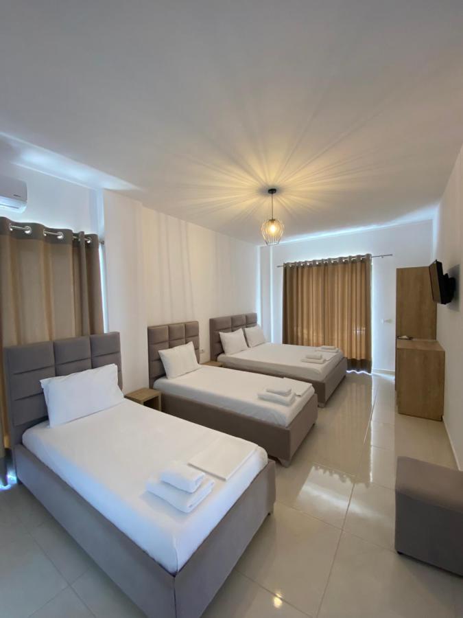 J&B Hotel Ksamil Exterior photo