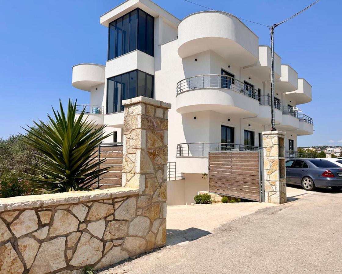 J&B Hotel Ksamil Exterior photo