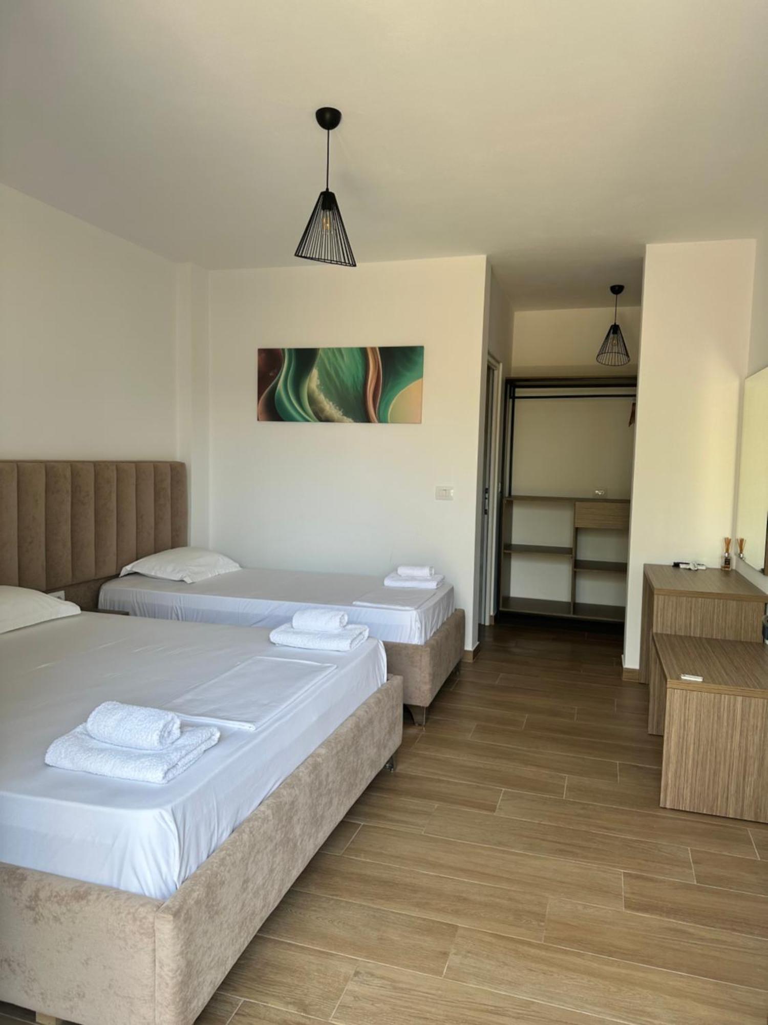 J&B Hotel Ksamil Exterior photo